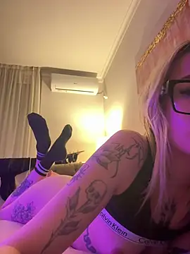 marnemzavar444 (F young) - Twerk/Popsi szethuzas