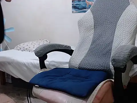 mistress_bigcockts (T milf) - let me explode my hot cum in your mouth