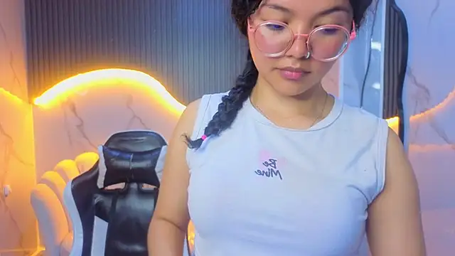 victoria_castillo_b - Victoria_castillo_b's free webcam