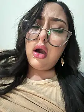 mileygia - MileyGia's free webcam - UK Sex Cams