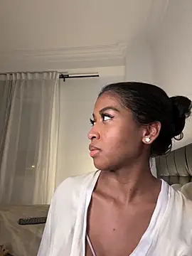 IamCrystal2's live cam