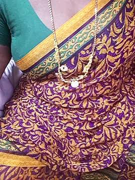 tamil_ammani (F milf) - Stand and back  hip show