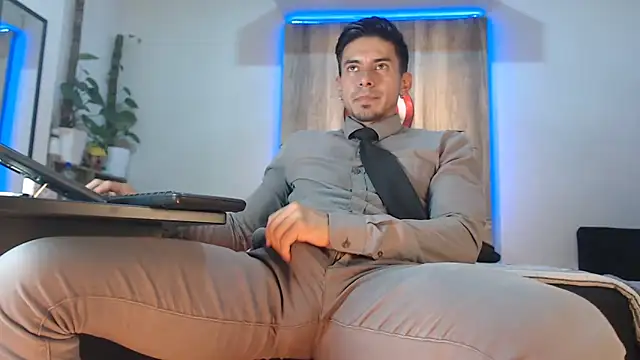 andrew_4_ (M young) - cum show at goal