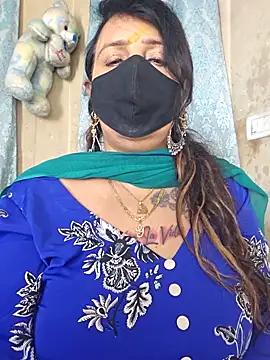 cute-tanvi (F milf) - Oil on boobs