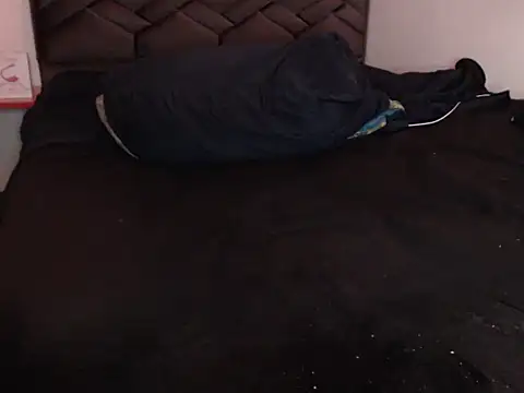 danypalmer (M young) - show cum in the belly