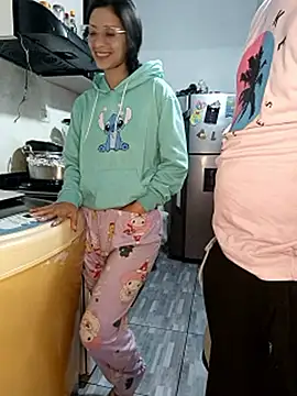 kingofqueenxxx (G young) - He fucks me doggy style.