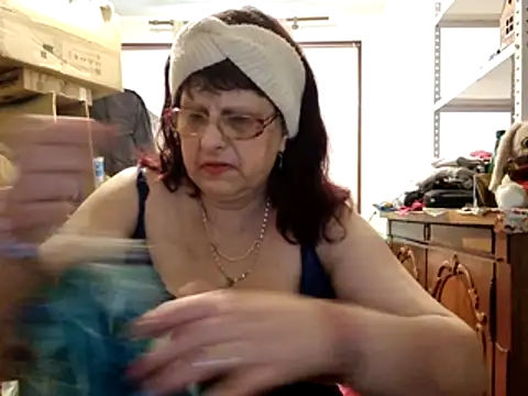 samantha_squirt@xh (Ask my age) - Show Asshole Open / Gaura de Fund