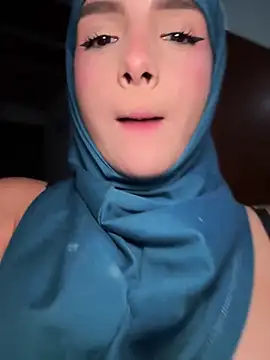 lalilamassu1 Live Webcam on Stripchat