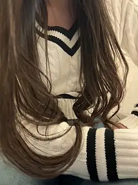 isabella21_ (F young) - SQUIRT IN PANTS IN MALL