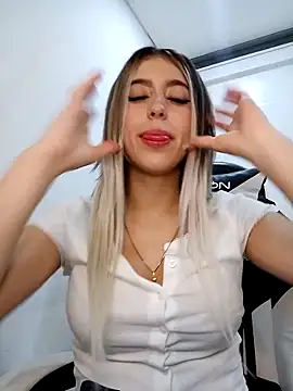 eva-2023 - Eva-2023's free webcam