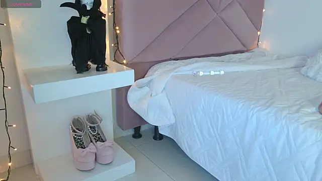 eva_sin18 live sex cam