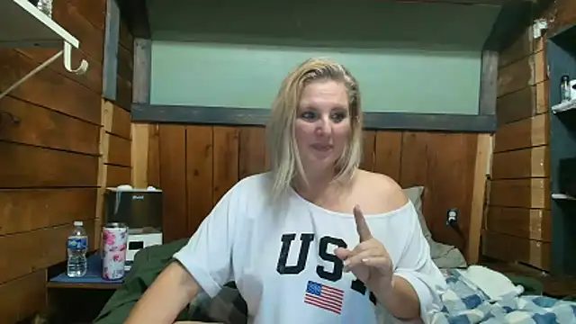 lisaxlovexxx's Stripchat show and profile