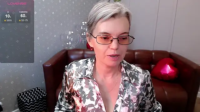 cutie_erikaa1 - Cutie_Erikaa1's free webcam - UK Sex Cams