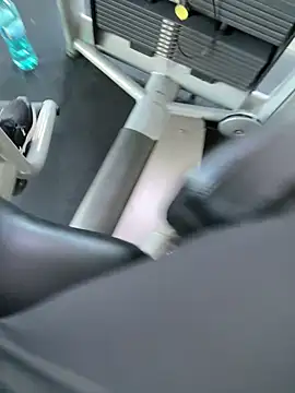 eveangelll (F milf) - Squirt in locker (gym)