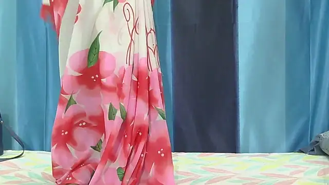 aarti_misty71 (F teen) - dance show