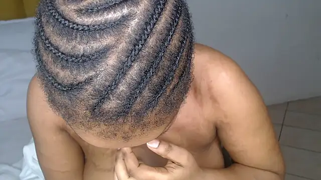 bella_2025 (F young) - ride dildo and squirt