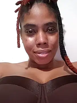 Webcam Model (HONEYSWEETS_LIVE) is live