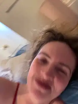 Webcam Model (curlyirishgirl)  is live.Free join now!