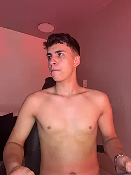 AdrianRinaldi's live cam