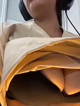 Webcam Model (Noa_Harper-)  is live.Free join now!