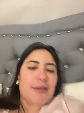 sukhakunis1's live cam