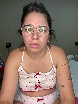 Webcam Model (soyanahii)  is live.Free join now!