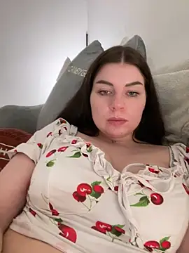 ellynora (F young) - Show pussy closeup