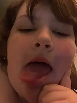 plushietoy's live cam