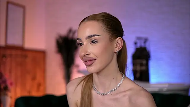 ClaraBenatti Live Webcam on Stripchat