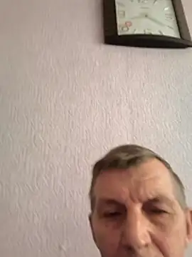 andrei73200 (Ask my age) - кончит