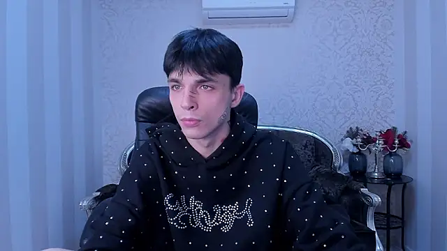 clarkbev (M twink) - Full naked + oil flex💕PVT ON