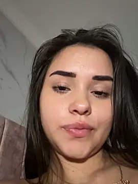 Webcam Model (Kimmymadison-)  is live.Free join now!