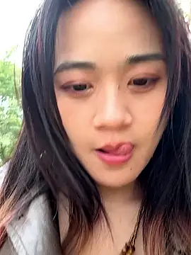 sex-bobo (F young) - 极致反差御姐公园震小粉震到高潮出水 完成目标现场自慰喷水