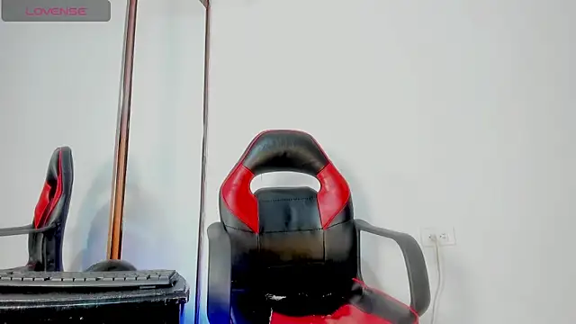 jero_tease_s7s - JERO_TEASE_S7S's free webcam - UK Sex Cams