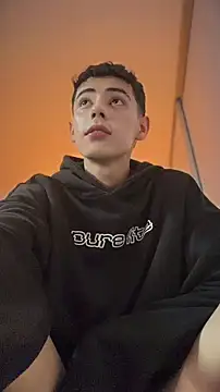 sebastian_reed (M young) - 🥵spank my ass for a minute