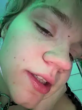 Cutiepiespanks's live cam