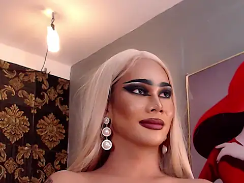 RhondaFlirtyDOM's live cam