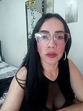 yaraduartee - YaraDuartee's free webcam - UK Sex Cams