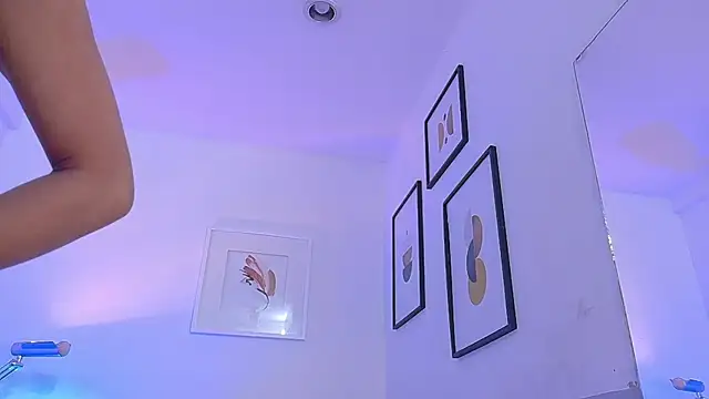 cutepetitee - Cutepetitee's free webcam