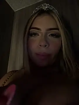 MiaWhitePink_'s live cam