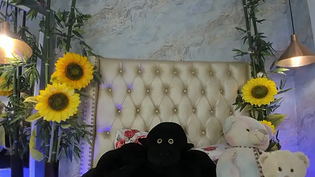 LittleeJaz live sex cam