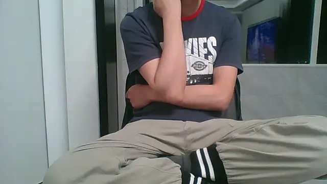 nole_china7 (Ask my age) - talk / fun / cum