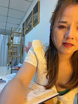 美女Efangfang在线直播