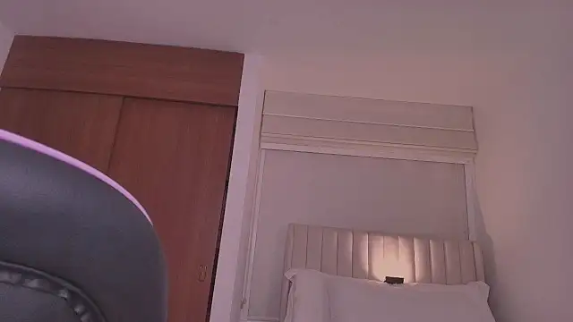 arianareynoldss - ArianaReynoldss's free webcam