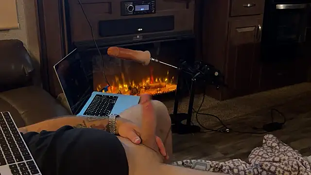 helovesanalbicouple - Helovesanalbicouple's free webcam