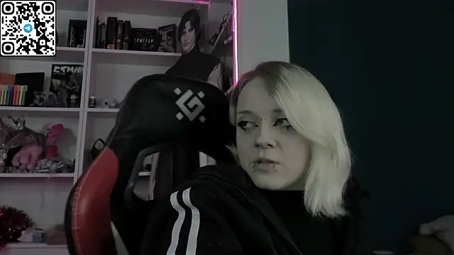 holy_mistress_s (F teen) - show face Mistress