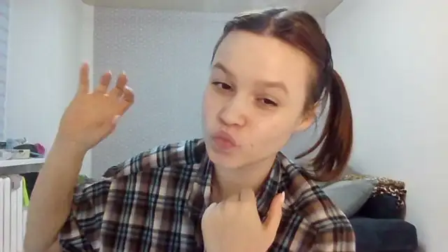 ammymia (F teen) - move my shorts lower and look at my ass