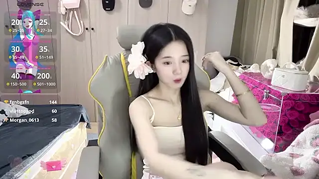 美女OiOi-666在线直播