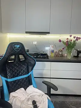 curlylara - CurlyLara's free webcam - UK Sex Cams