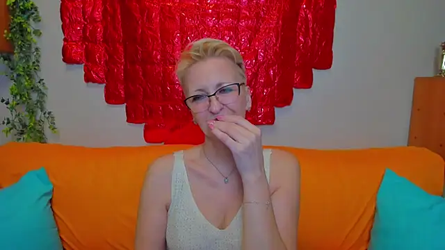 iamyourdream89 (F mature) - Controlling my toy for 10 minutes